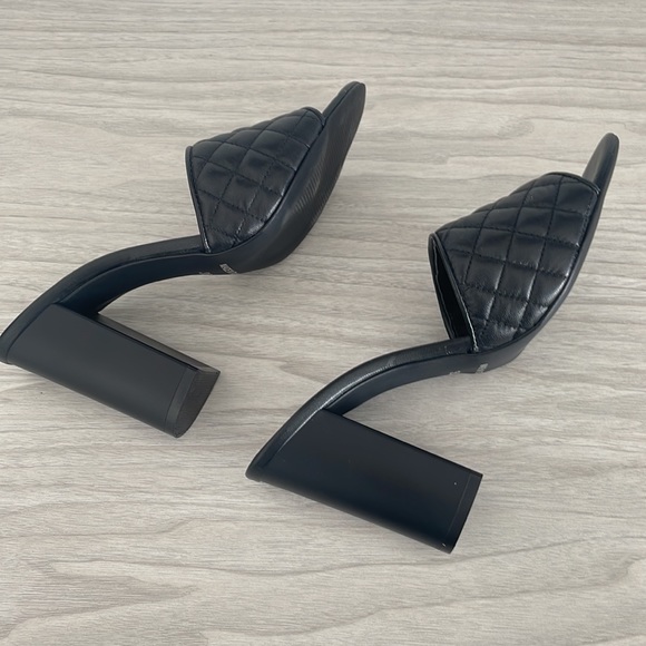 Stunning Lintervalle mule heels - Picture 4 of 5